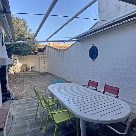 Maison Spacieuse Pour 10, Proche Plages Et Commerces, Grande Terrasse Avec Plancha, Animaux Admis. - Fr-1-475-35 *