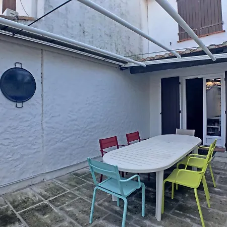 Hébergement de vacances Maison Saintes-maries-de-la-mer, 4 Pièces, 10 Personnes - Fr-1-475-35
